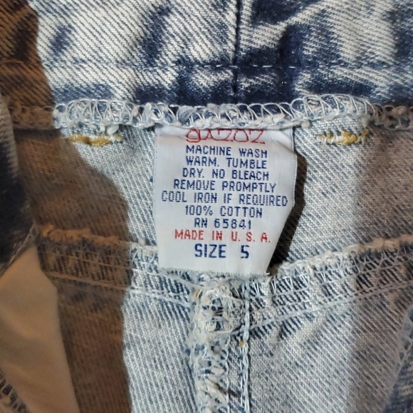 VINTAGE JEANS WTH A HEART SHAPE ON THE BACKSIDE - Picture 11 of 16